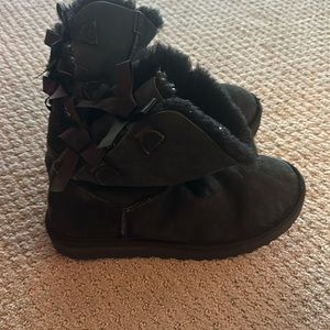 Black uggs